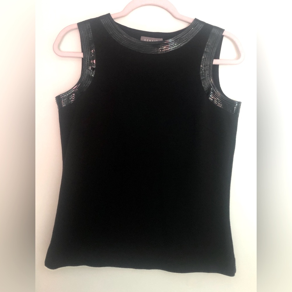 Kenar black 8 sleeveless top patent leather details